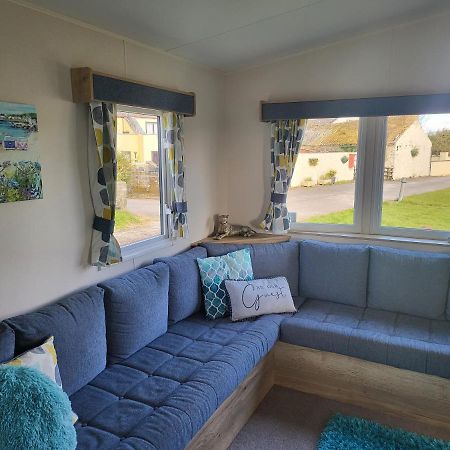 Blackmoor Farm - Caravan 6 Apartment Ludchurch ภายนอก รูปภาพ