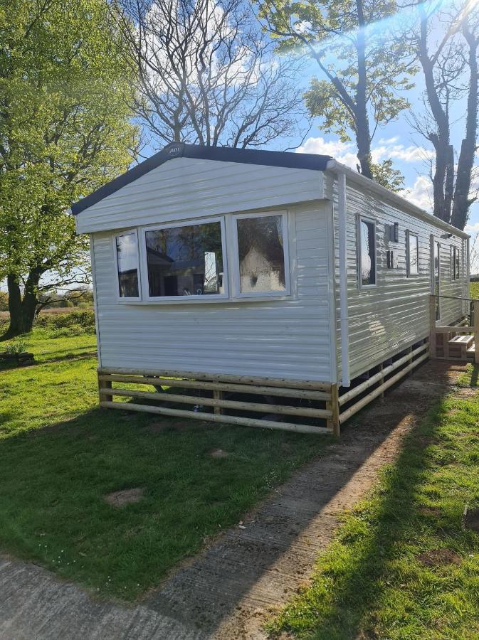 Blackmoor Farm - Caravan 6 Apartment Ludchurch ภายนอก รูปภาพ